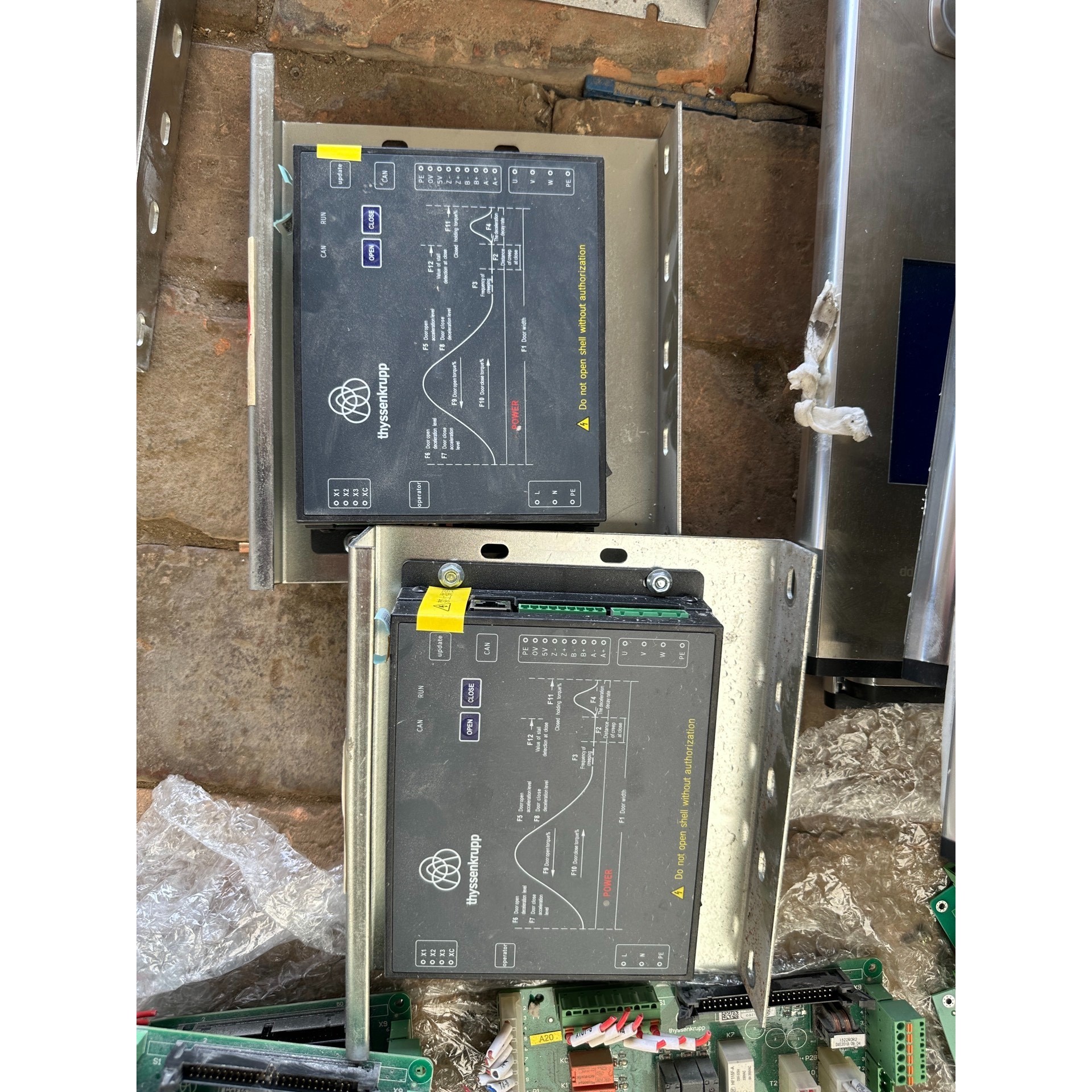 拆机蒂森电梯K400门机变频器DMIC-I-C门机盒