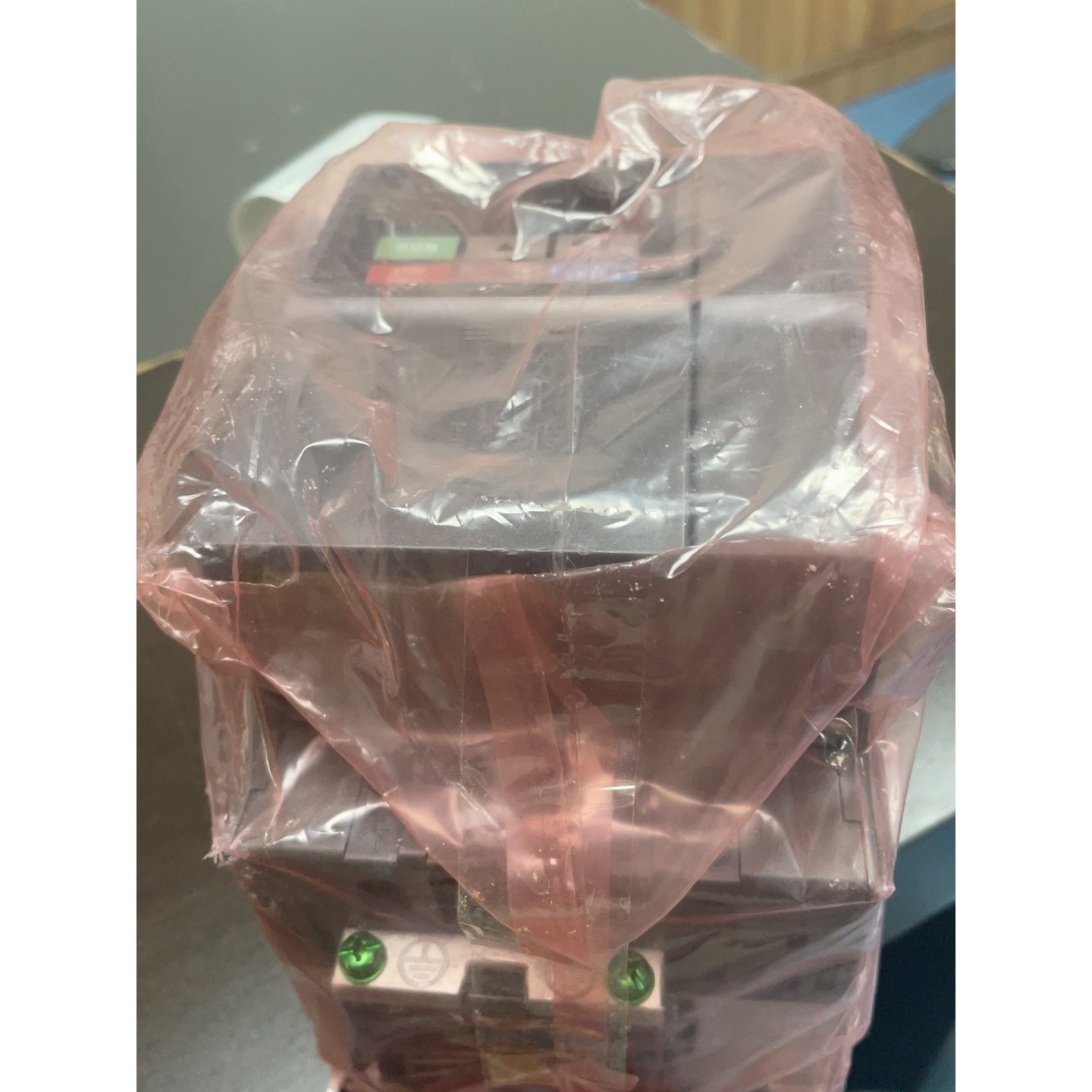 全新变频器VFD015EL21W