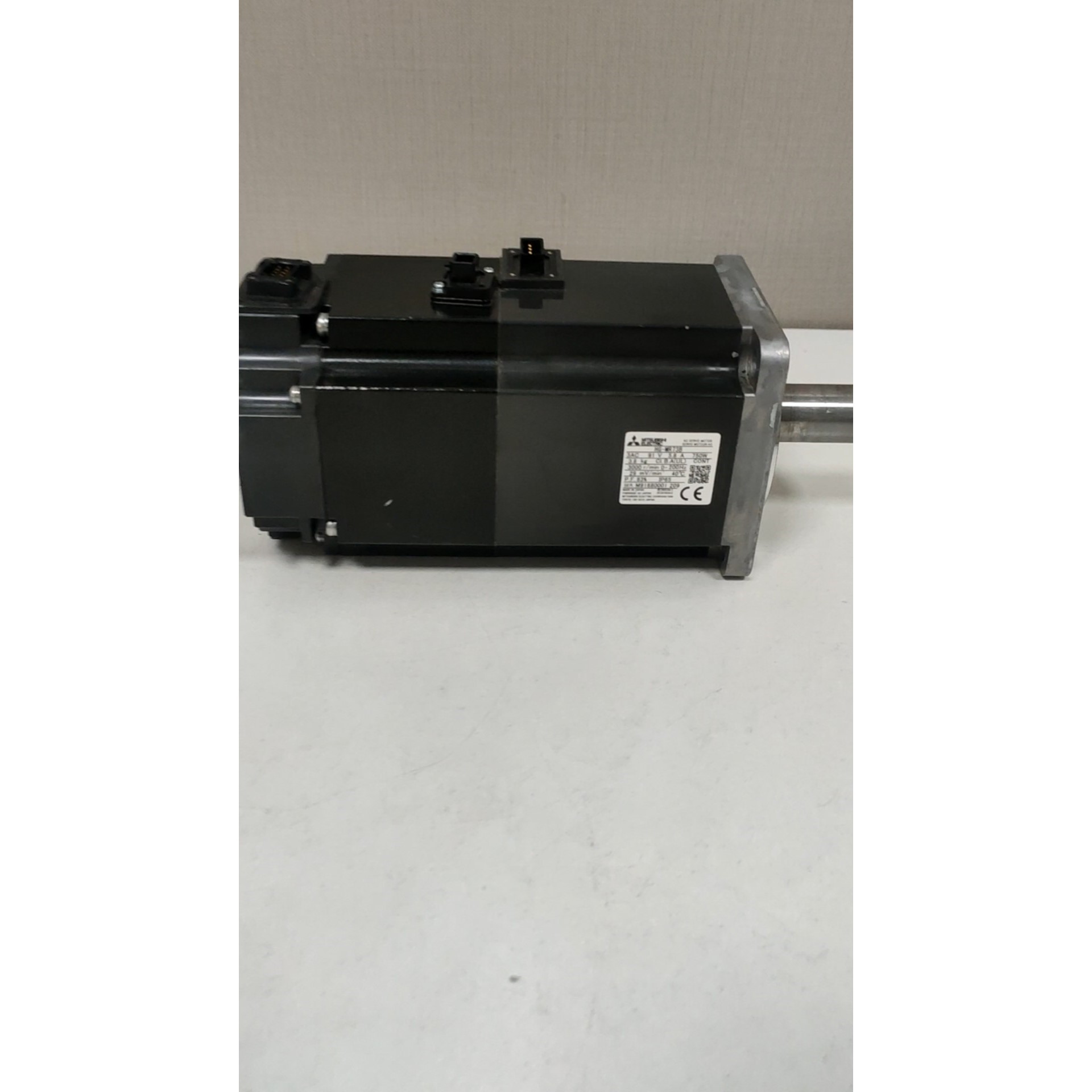 J4伺服电机 HG-MR73B,750W 成色如图 功能