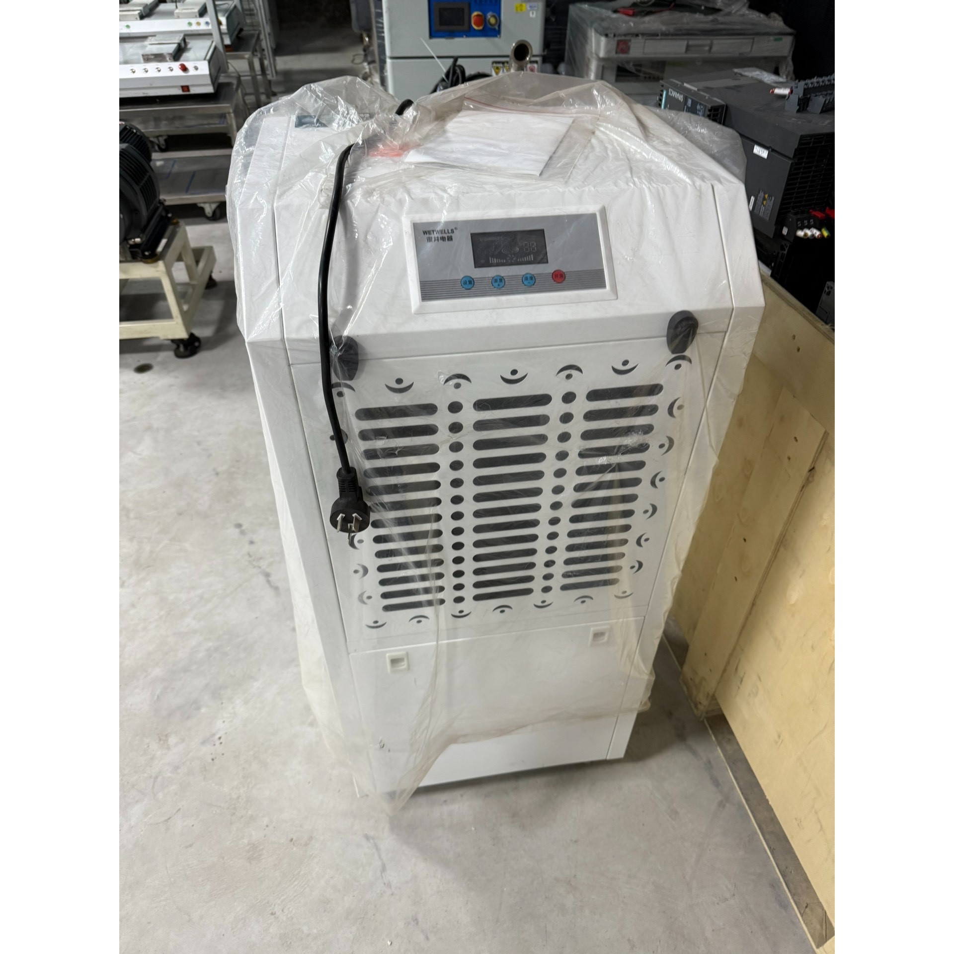全新工业除湿机两台,型号MCH-7156B,除湿量156L,
