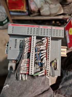 PLC控制器,型号PM554-RP-AC,配套AI5