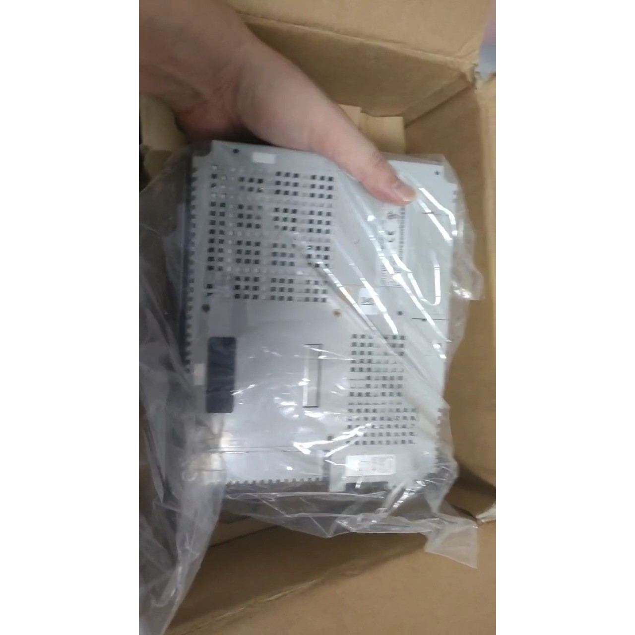 出AB安全继电器,型号MSR131RTP 440R-C231