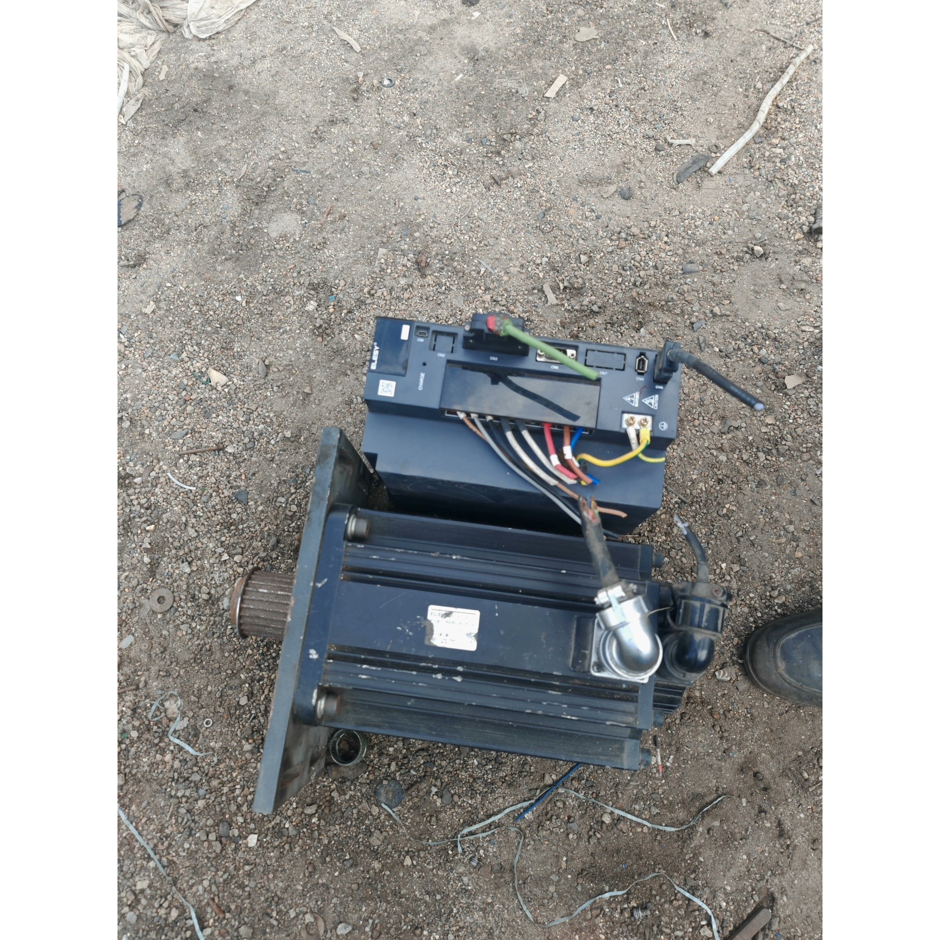 伊莱斯伺服驱动器ES2-021TP-B,配套电机型号180E