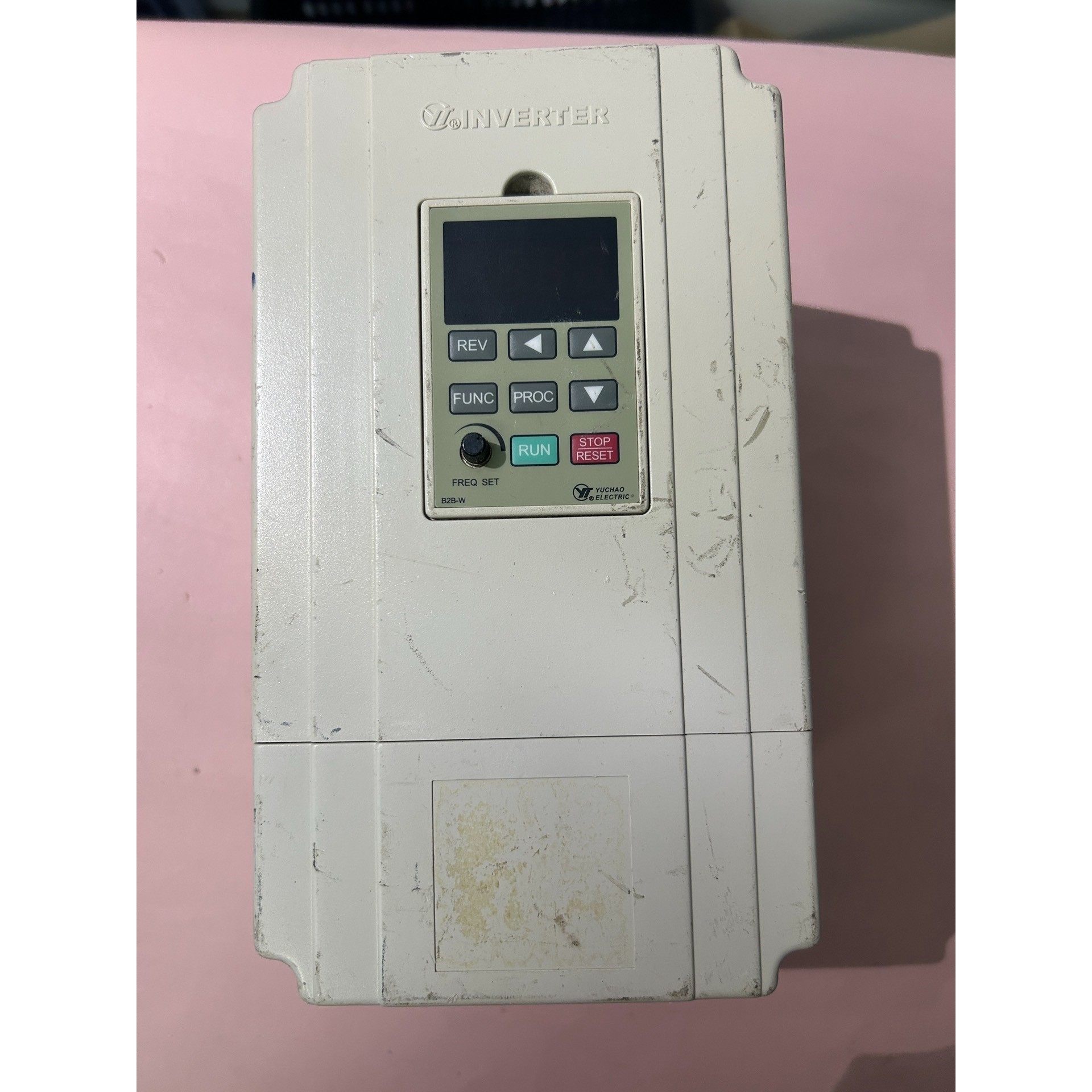 上海禹超变频器,型号:YTB0037G4T3B(B2B-W)