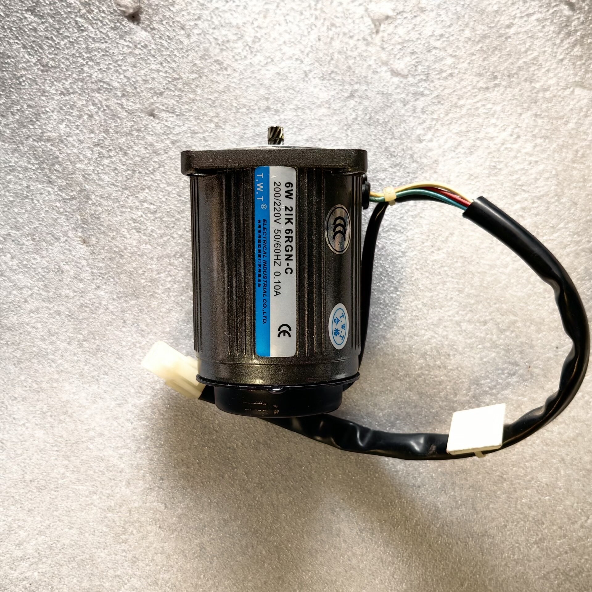 加气罐子一套在位,安装没用多久,要的联系,随时看货,随时装车