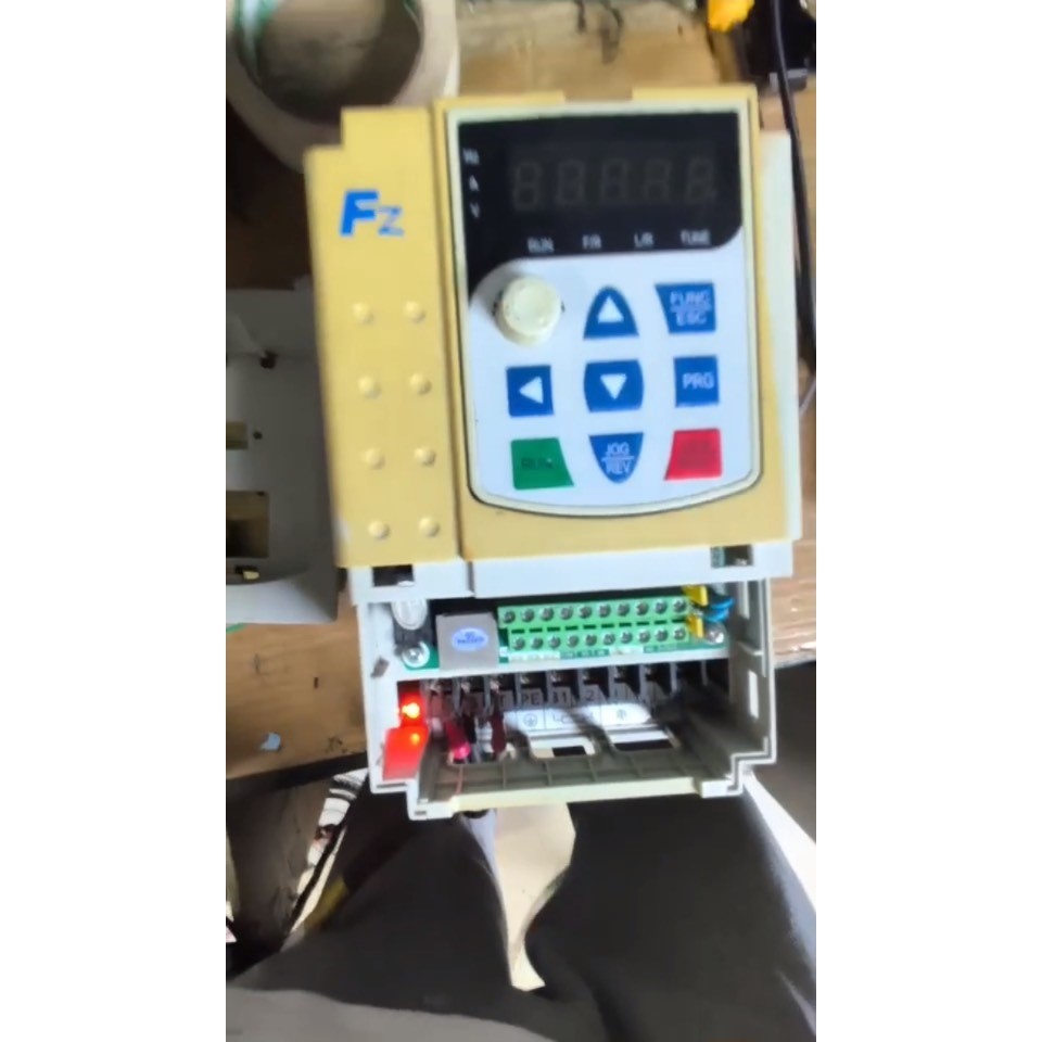 FA200-3.7G/5.5P-T4 飞兆变频器380V3.