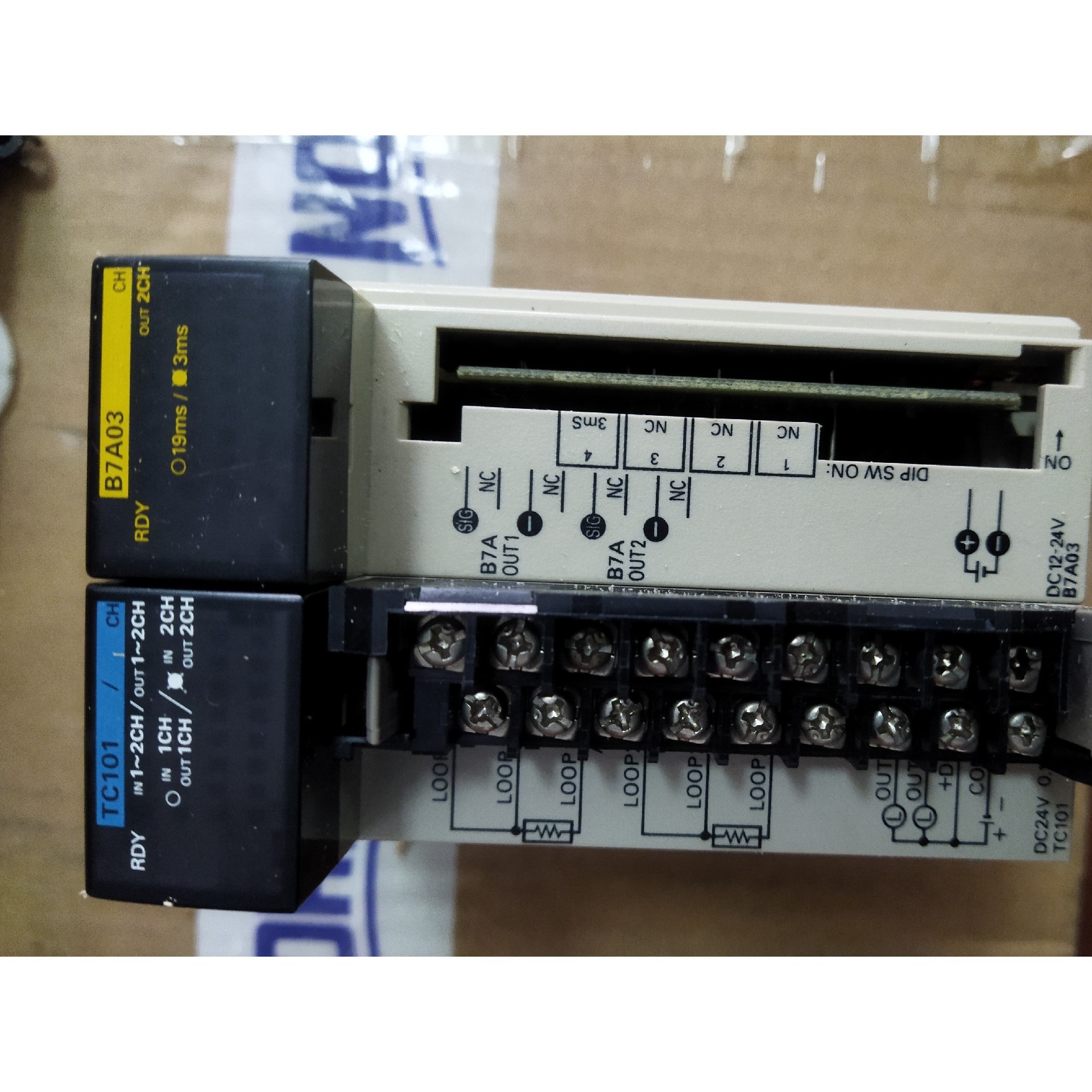 CQM1-TC101 CQM1-B7A03各一个