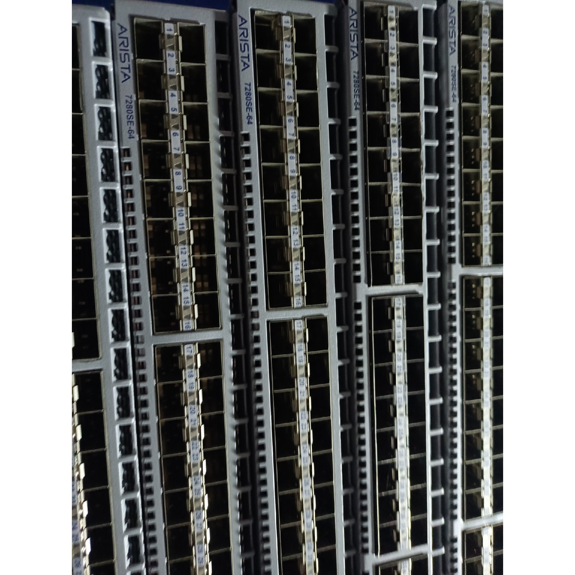 原装二手ARISTA DCS-7280SE-64 48口SF