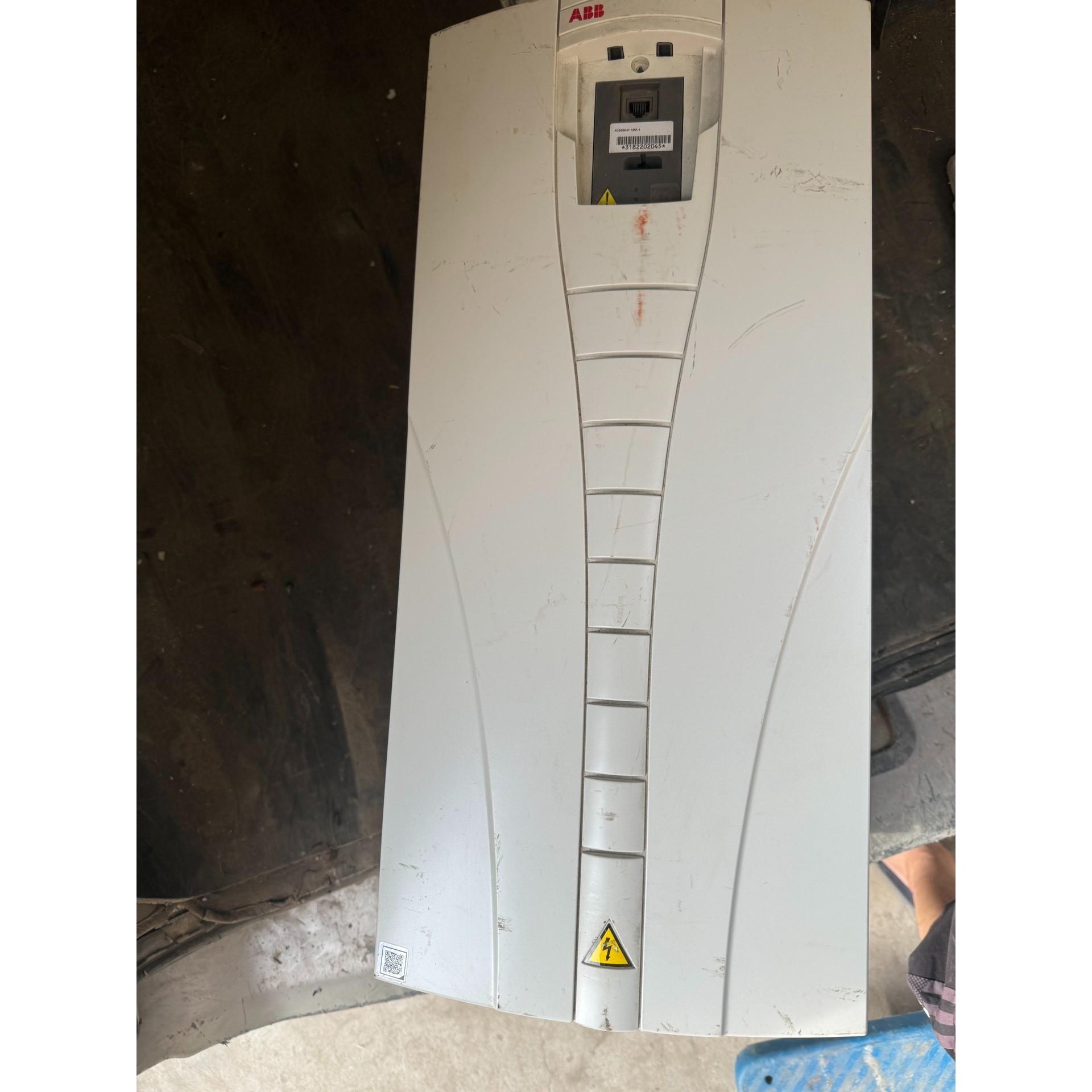 出售两台ASC550-01-125A-4系列变频器,一台好的