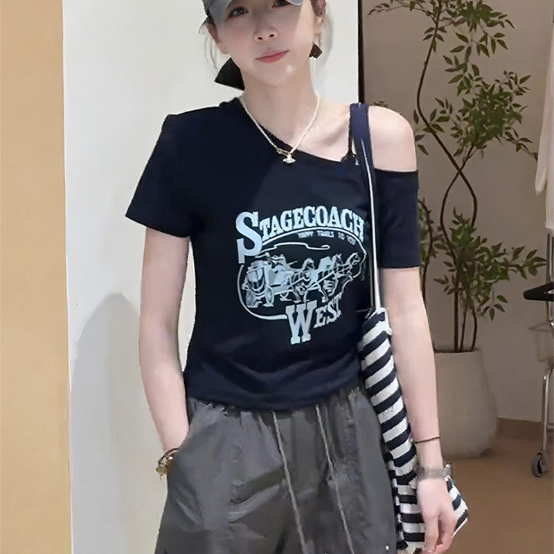 英国DGKP斜肩短袖t恤女款新款夏季辣妹露肩锁骨上衣设计感小众女