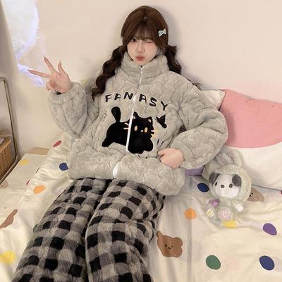 英国DHWA珊瑚绒三层夹棉睡衣女款冬季新款灰色黑猫加厚家居服套装