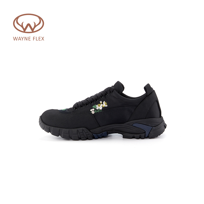 WAYNEFLEX休闲平跟圆头绣花