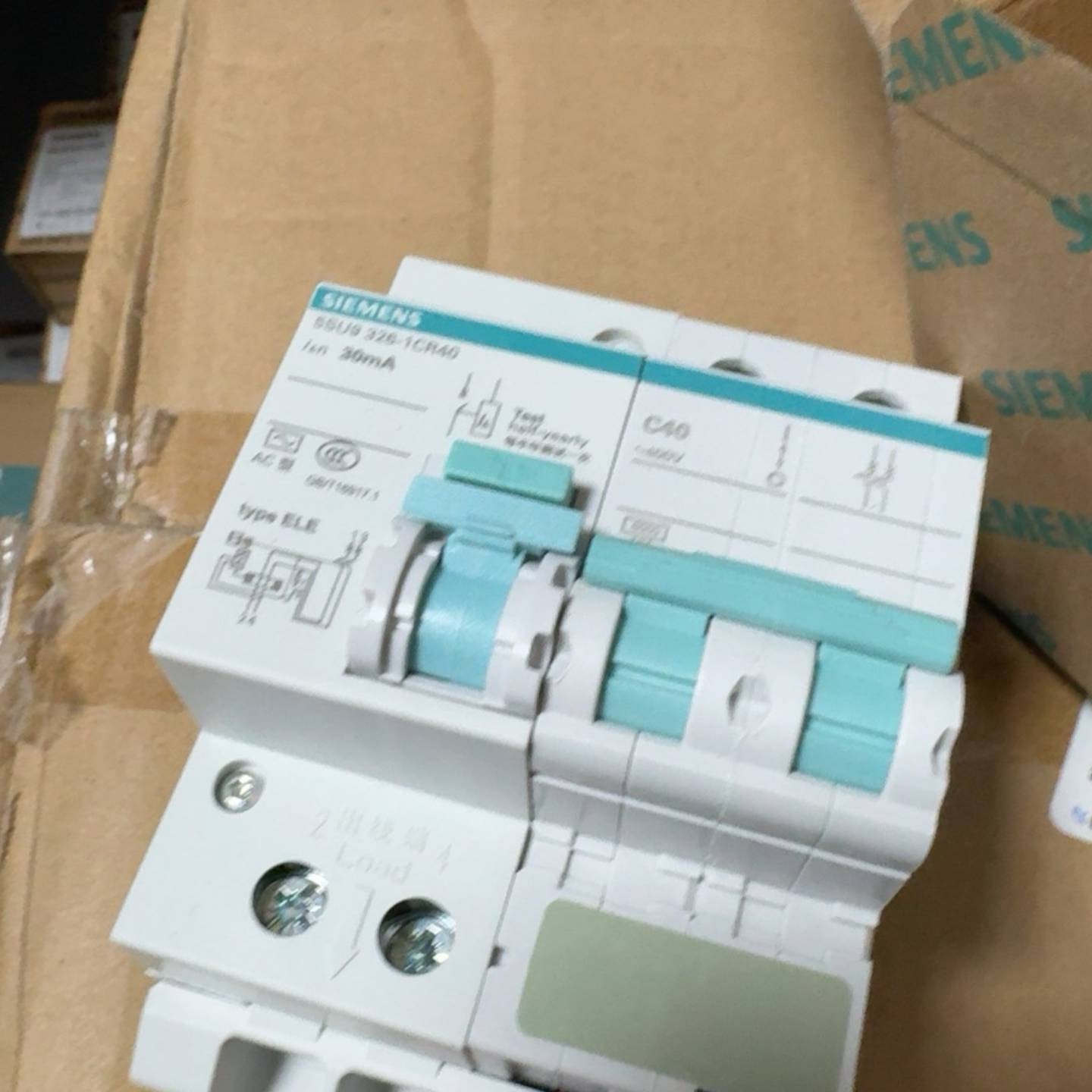 可维修西门子5SU9 326-1CR40漏电保护器,2P C40A议价