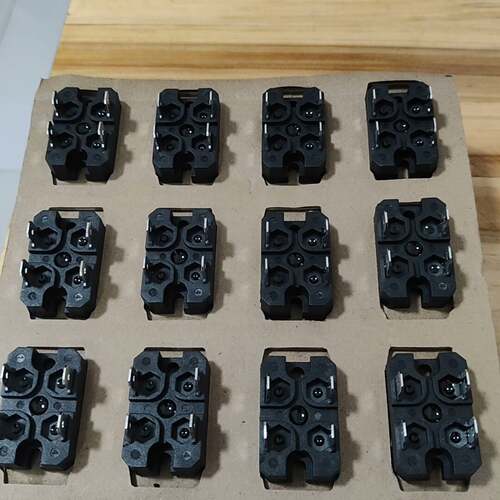 可维修EBG AXP120/4/B 2X2，变频器内部串联均压电阻