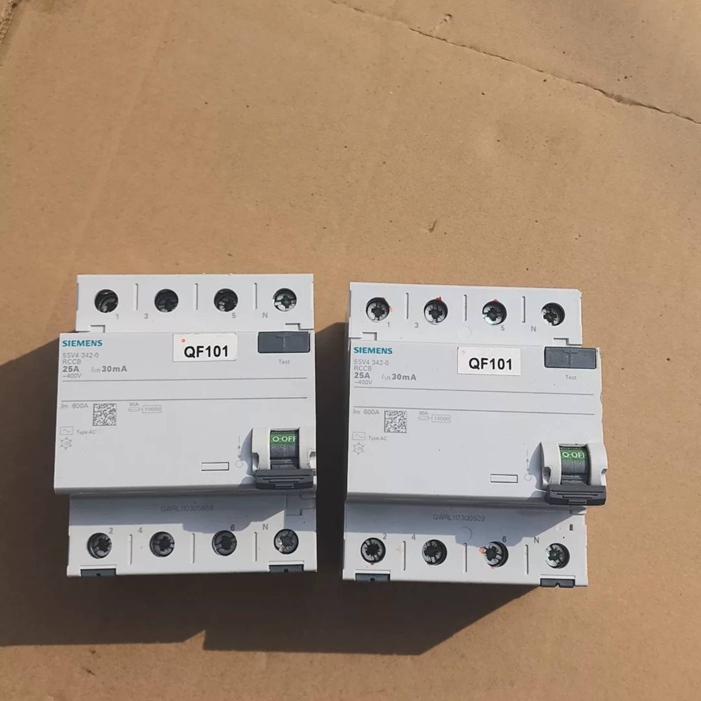 可维修西门子5SV4 324-0 浪涌保护器 4P 25A议价