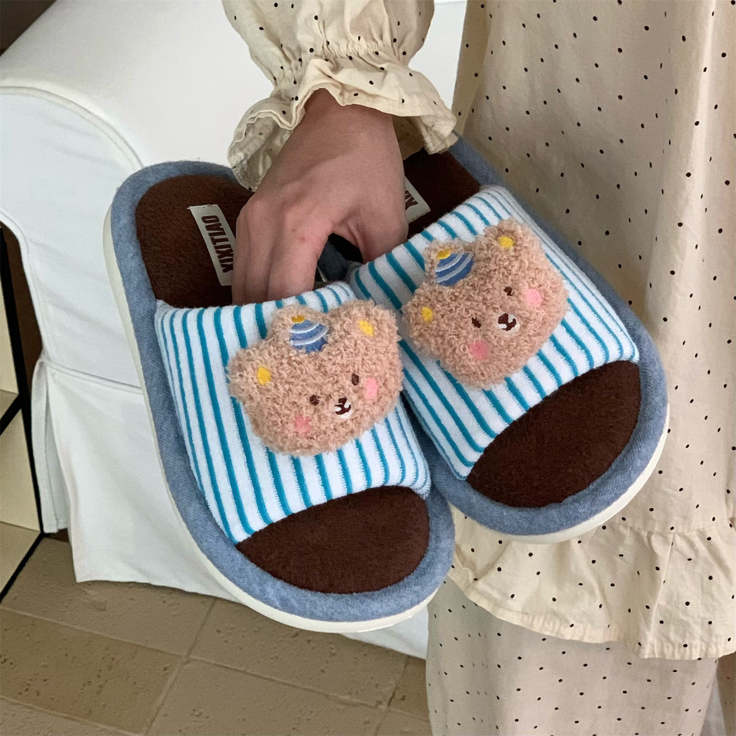 秋冬撞色情侣少女心休闲室内防滑地板鞋男女士可爱小熊一字棉拖鞋,女鞋,一字拖,淘宝优惠券,粉丝福利购,淘宝优惠卷