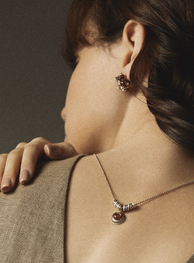 Riotlily/艾特里里约瑟芬项链琉璃吊坠简约日常锁骨链女款礼物