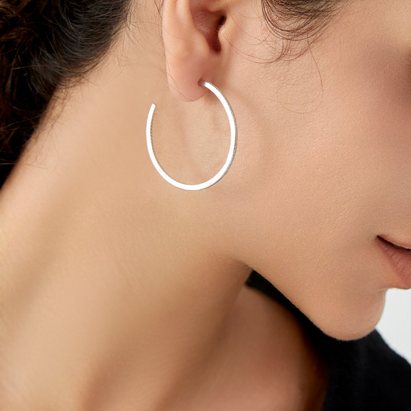 riotlily/艾特里里自信典雅圆环