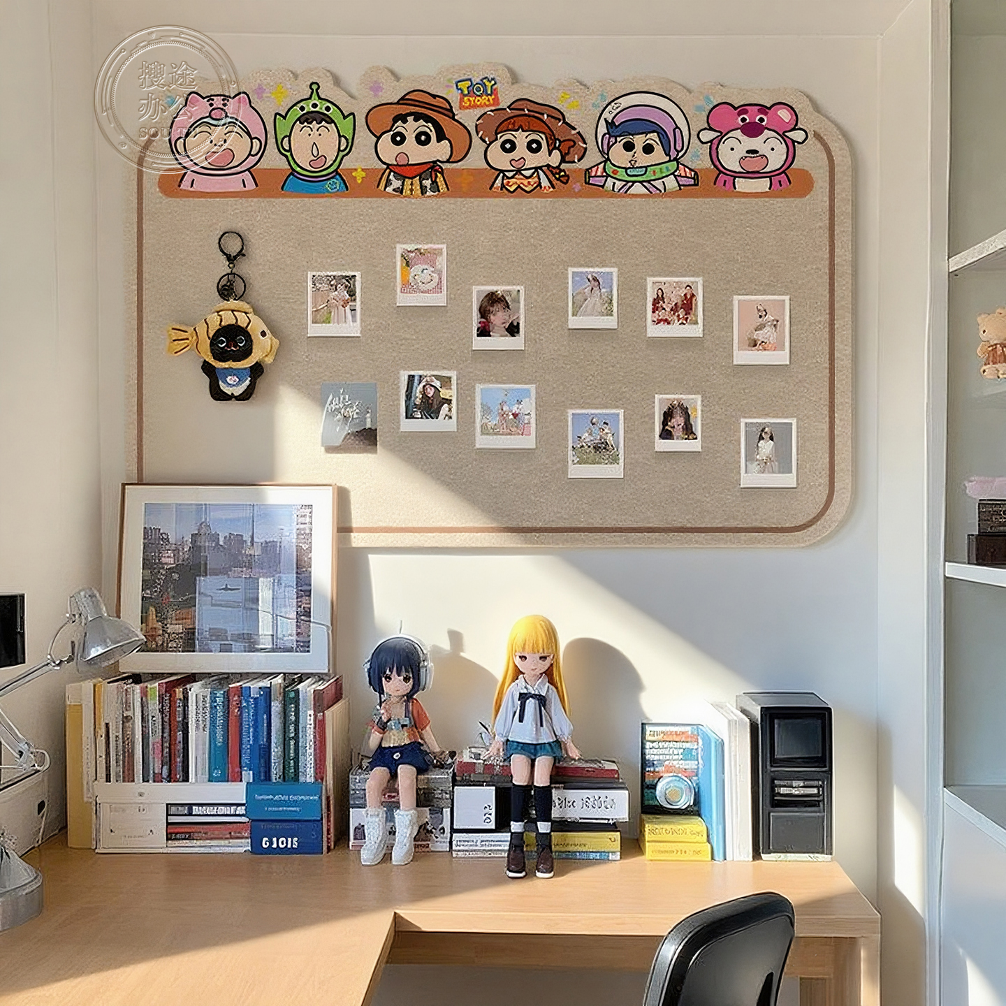 毛毡板墙贴照片墙展示墙背景板拍立得照片展示墙面玄关玩偶挂件挂墙客厅学生书房蜡笔小新卡通二次元收纳墙板