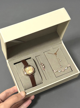 FILA斐乐经典复古女士款手表轻奢小众小方表女生礼盒礼物腕表6572