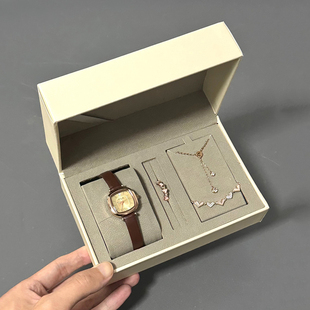 FILA斐乐经典复古女士款手表轻奢小众小方表女生礼盒礼物腕表6572