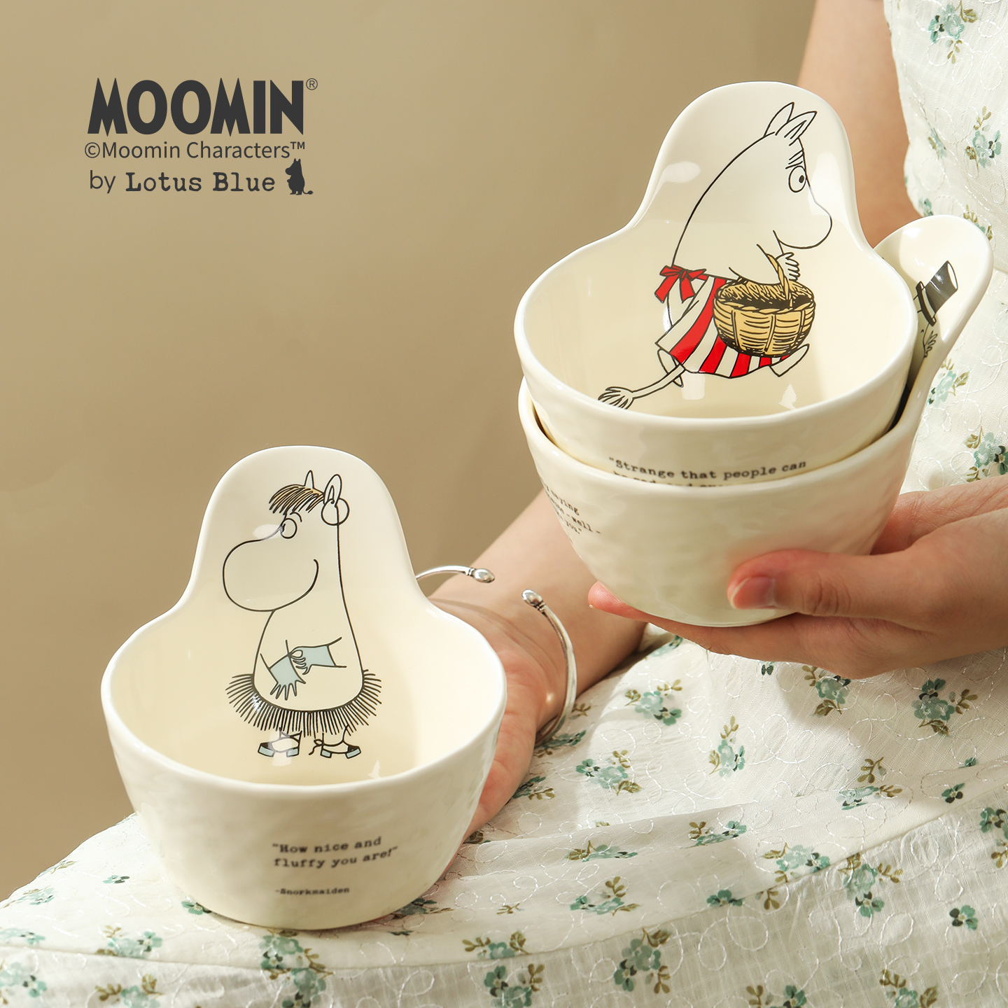 蓝莲花陶瓷卡通手把碗