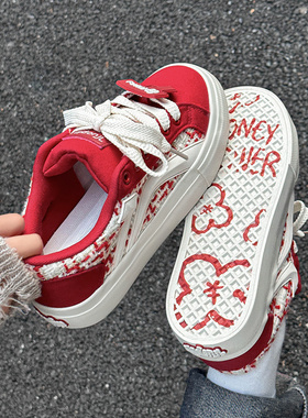 鮀品有钱花板鞋女款秋冬本命年小众红色鞋子帆布鞋休闲百搭面包鞋