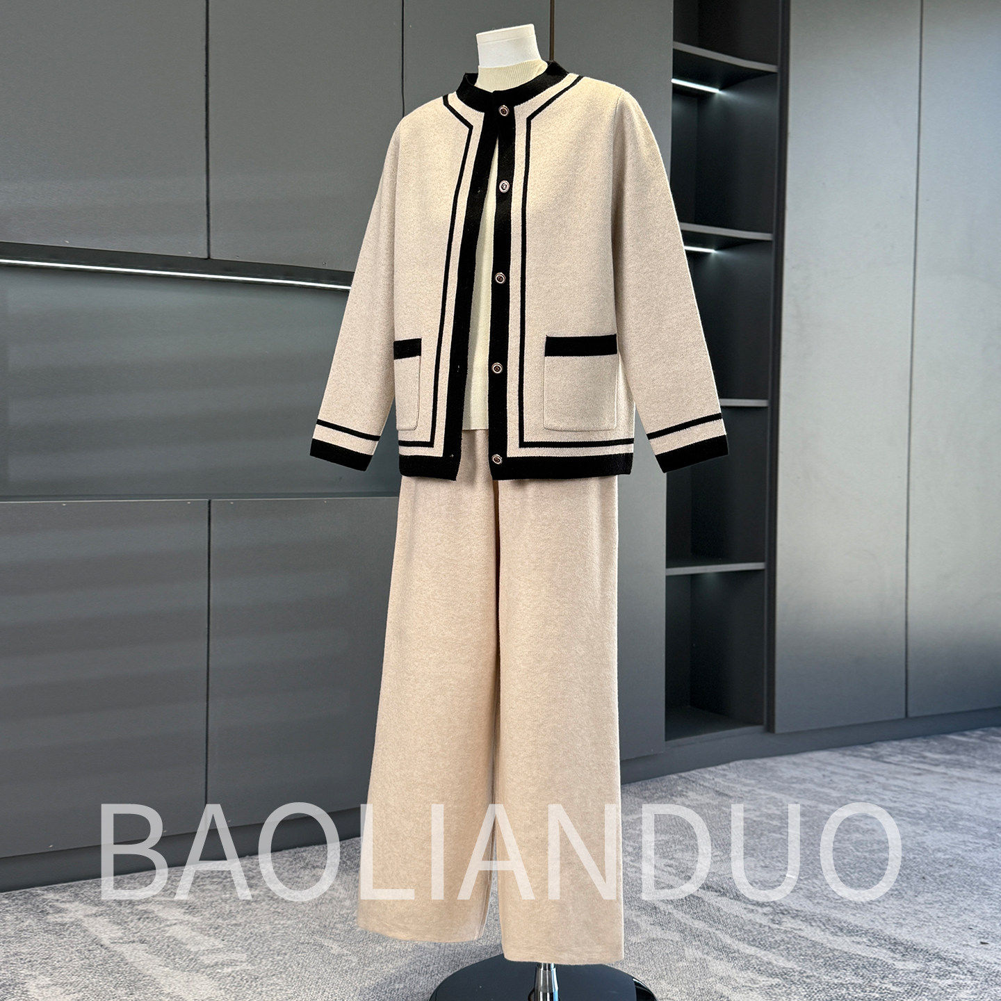 妈妈春装针织开衫外套中年女装洋气阔腿裤中老年春秋气质减龄套装