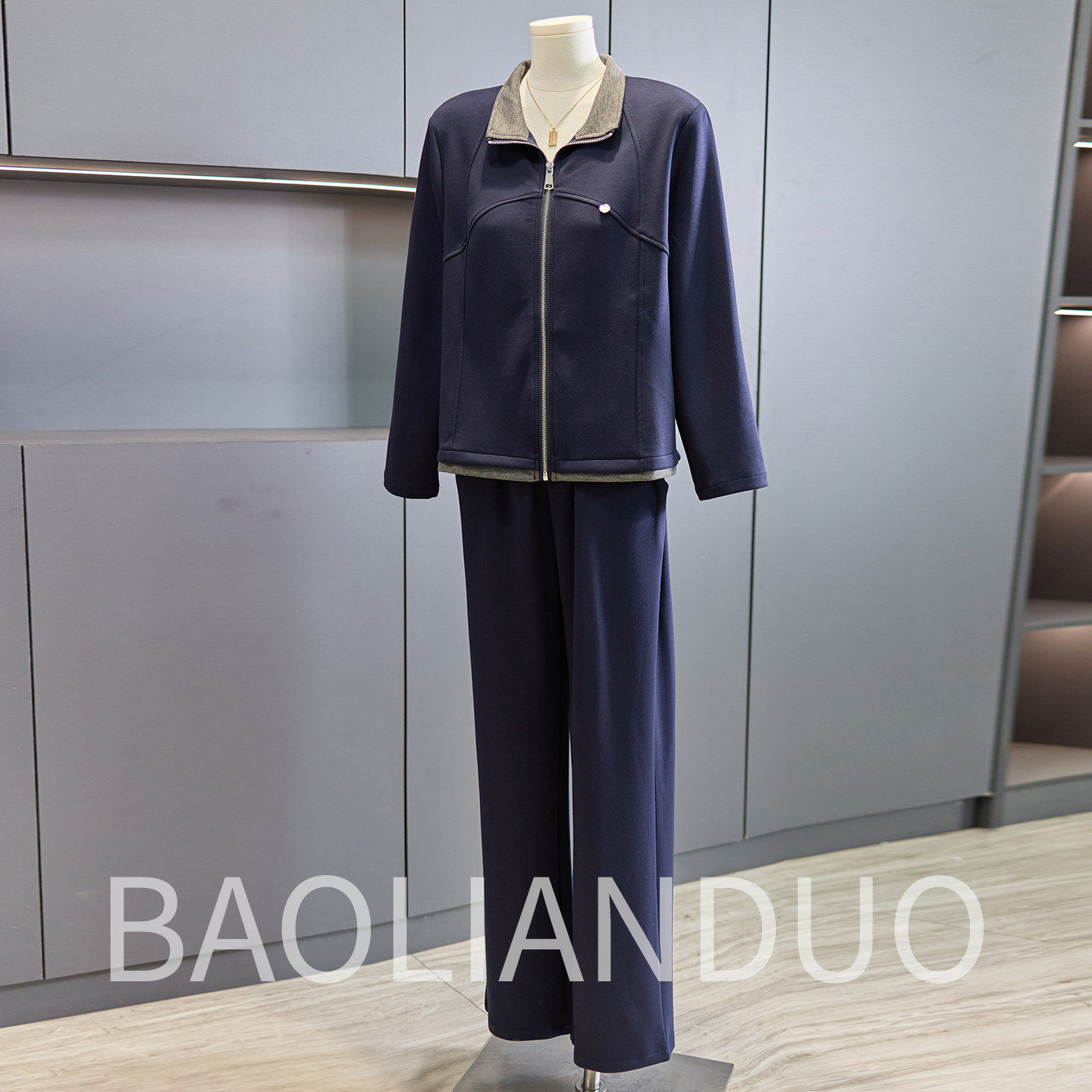 洋派妈妈春装大尺码外套中年女装休闲运动服套装中老年春秋时尚上