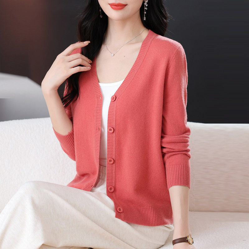 100纯羊毛开衫女衣秋冬24
