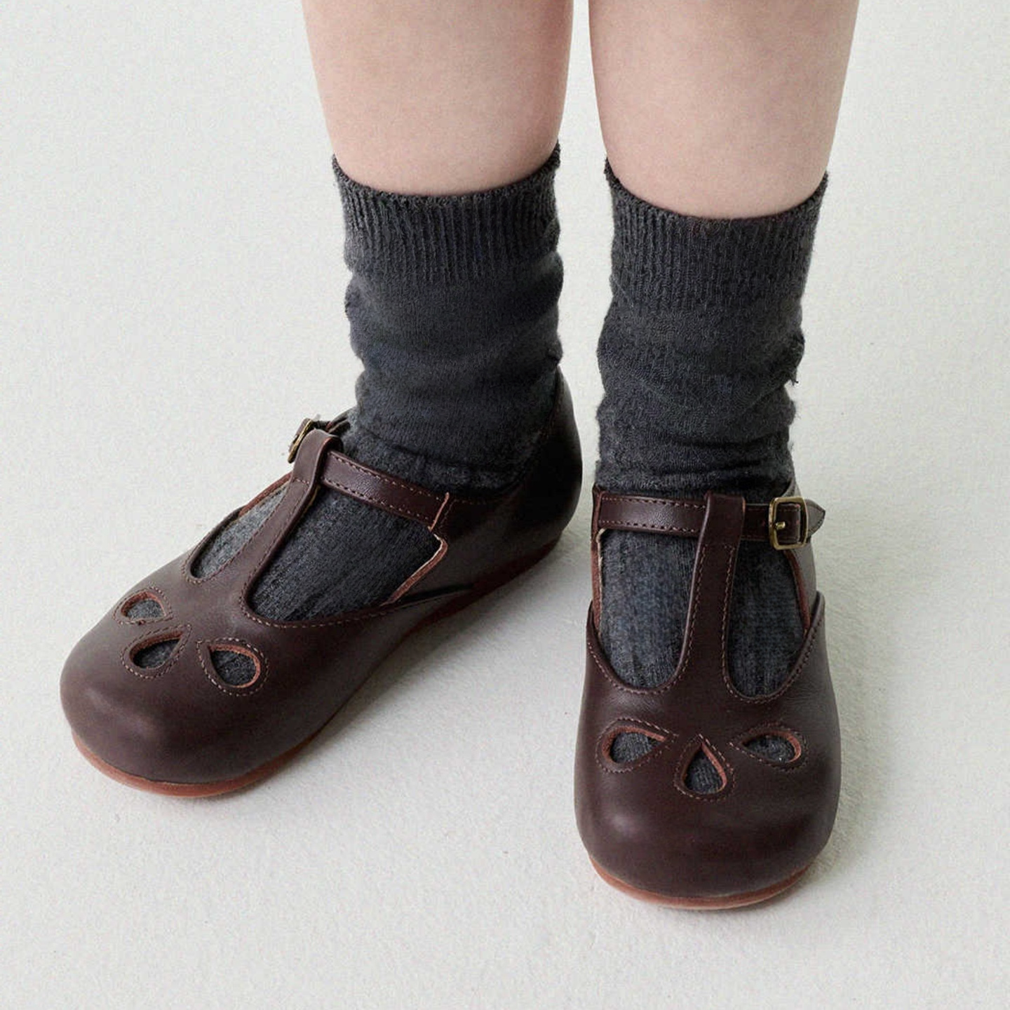 复古牛皮女童2026夏季新款镂空百搭魔术贴皮鞋女宝宝春夏时尚单鞋