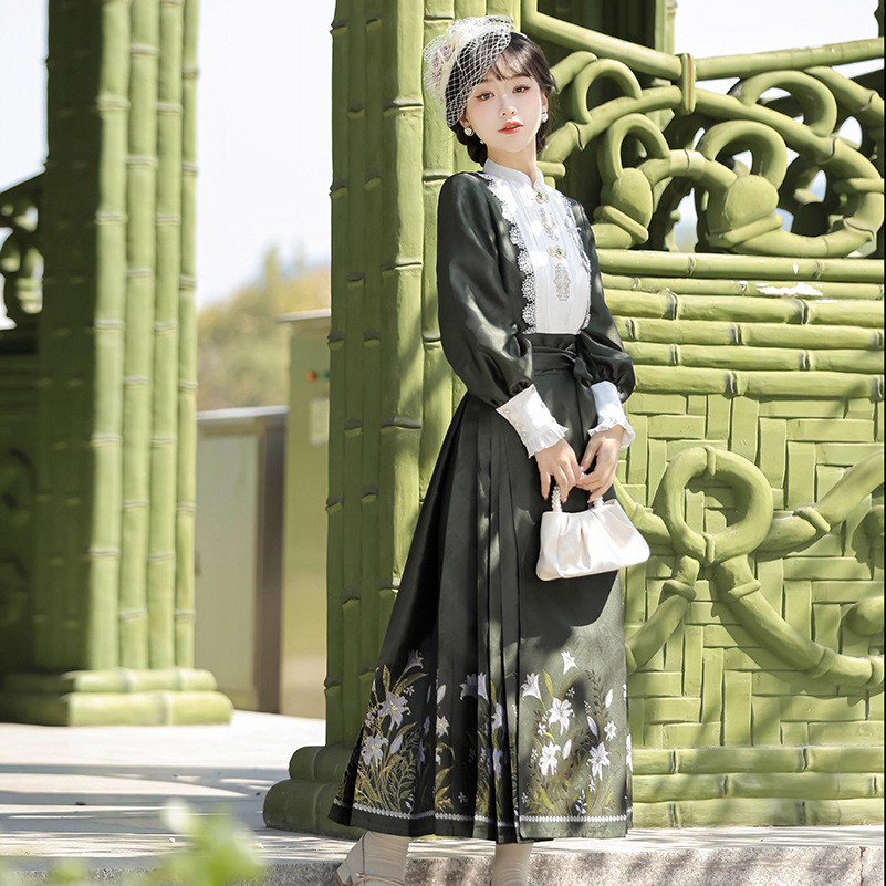 原创百合夜汉服女中国风改良汉元素上衣马面裙套装8916