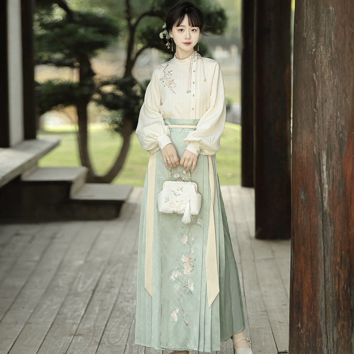 原创蔓花枝汉服女中国风改良汉元素上衣马面裙套装8948