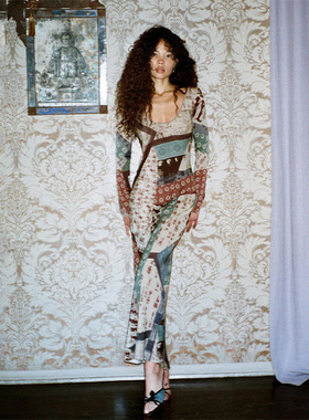 JY24364秋季2024新款 时尚复古气质优雅修身初秋印花V领连衣裙女