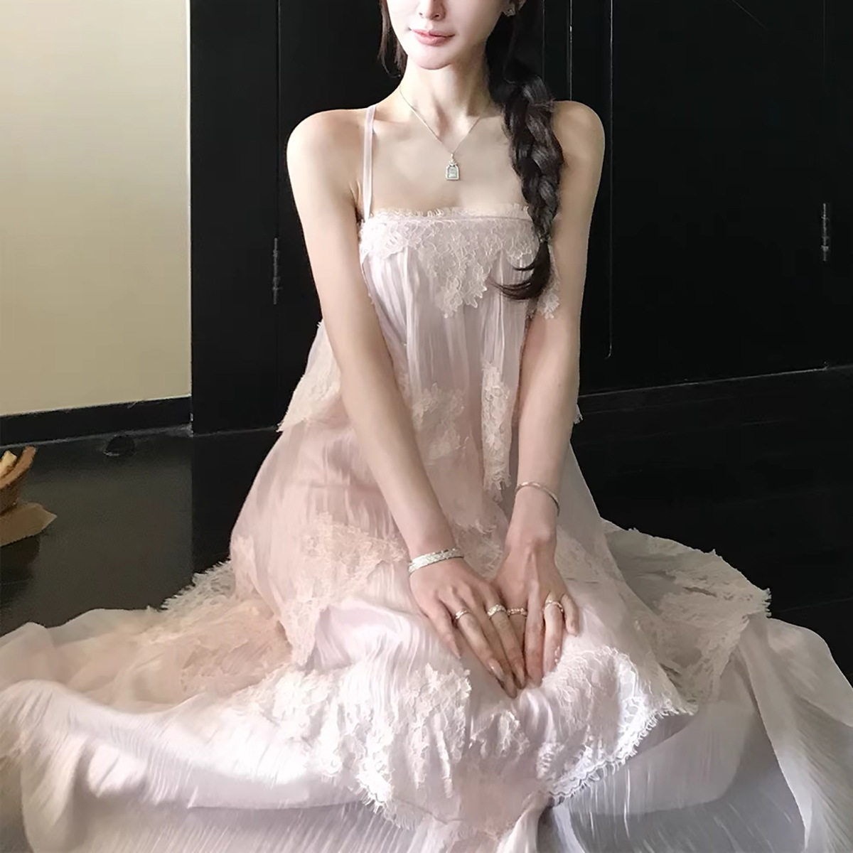 春夏重工蕾丝吊带长款连衣裙