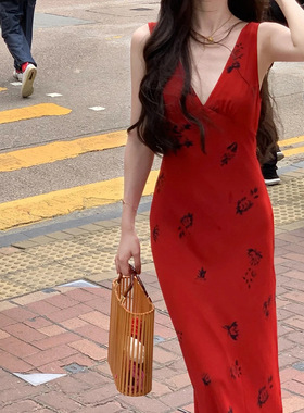 蔷薇 红色v领吊带连衣裙女夏收腰包臀度假裙长款气质显瘦潮流热卖