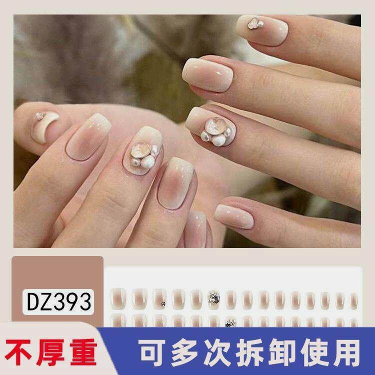 秋冬季显白展示穿戴甲贴片美甲