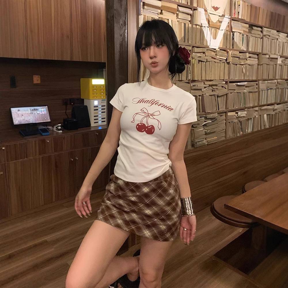 2025新款樱桃短袖T恤女甜心短款夏季修身黑白百搭正肩印花上衣女