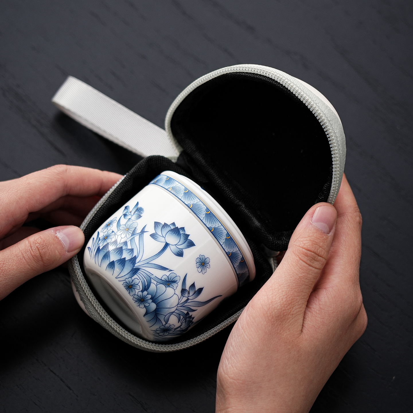 青花陶瓷随手杯带盖过虑茶杯一壶一杯一人饮用泡茶快客杯个人茶杯