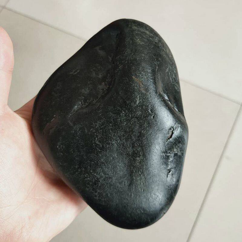 黑青玉籽料原石和田玉墨玉