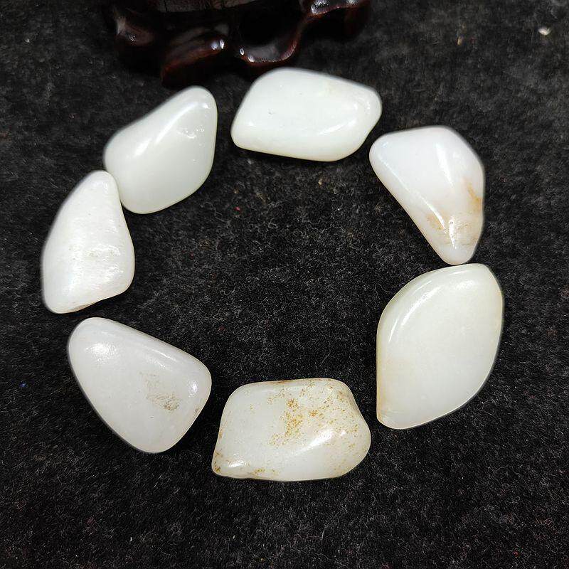 112克和田玉白玉籽料原石 新疆白玉籽男女款天然玉石手串手链佩戴