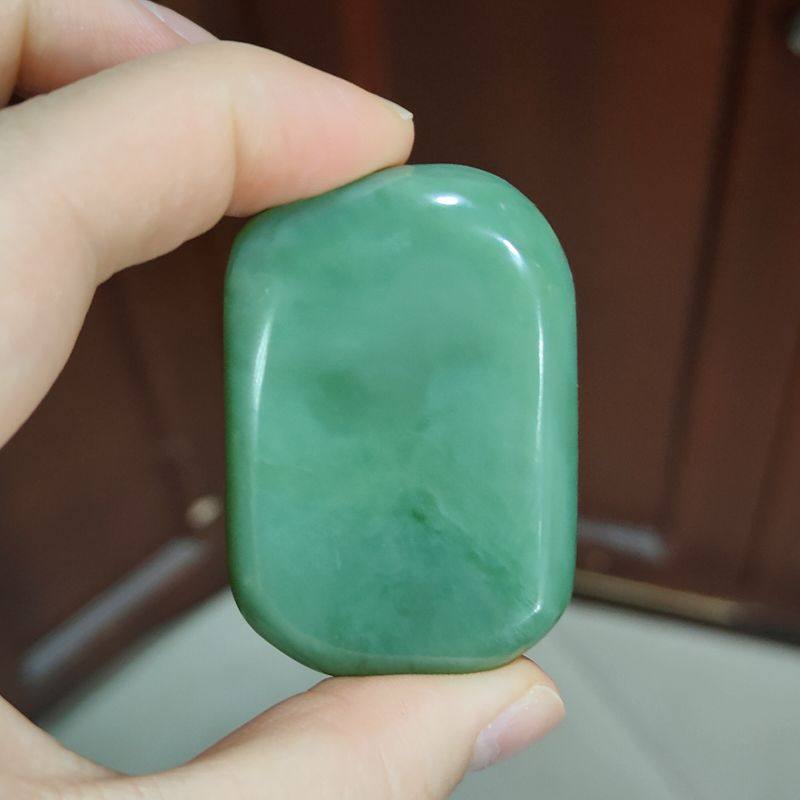 53克和田玉青玉平安无事牌 沙枣青玉细腻油润吊坠挂件成品牌子料