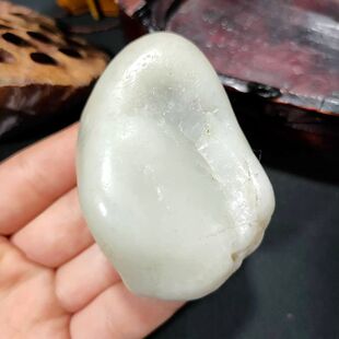 134克和田玉白玉山流水且末料  羊脂白玉塔什萨依河水冲料独籽