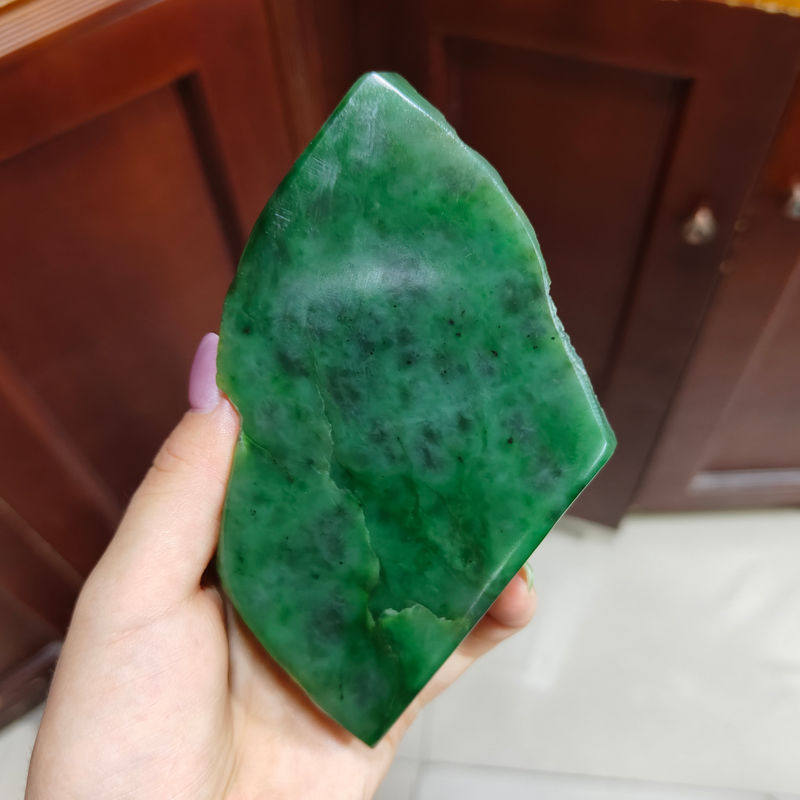 新疆正宗碧玉山料加工牌子珠子料