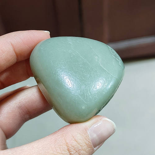 新疆青白玉圆滚滚小把件玩料细腻