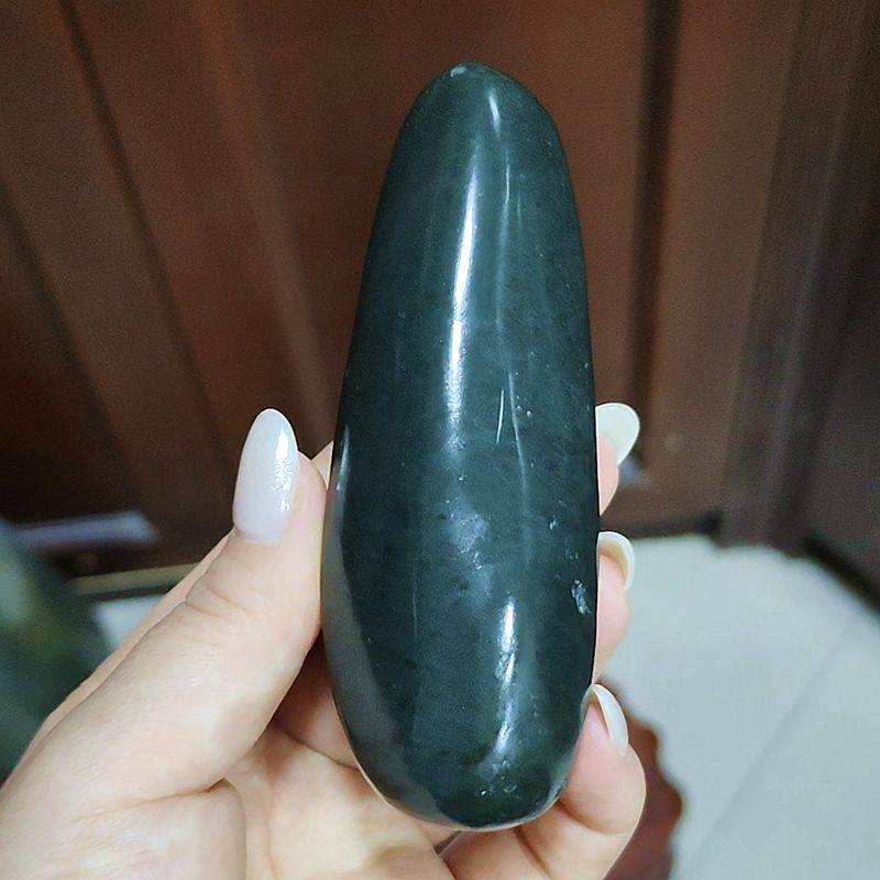 新疆蓝调青玉籽料手把件特色玩料