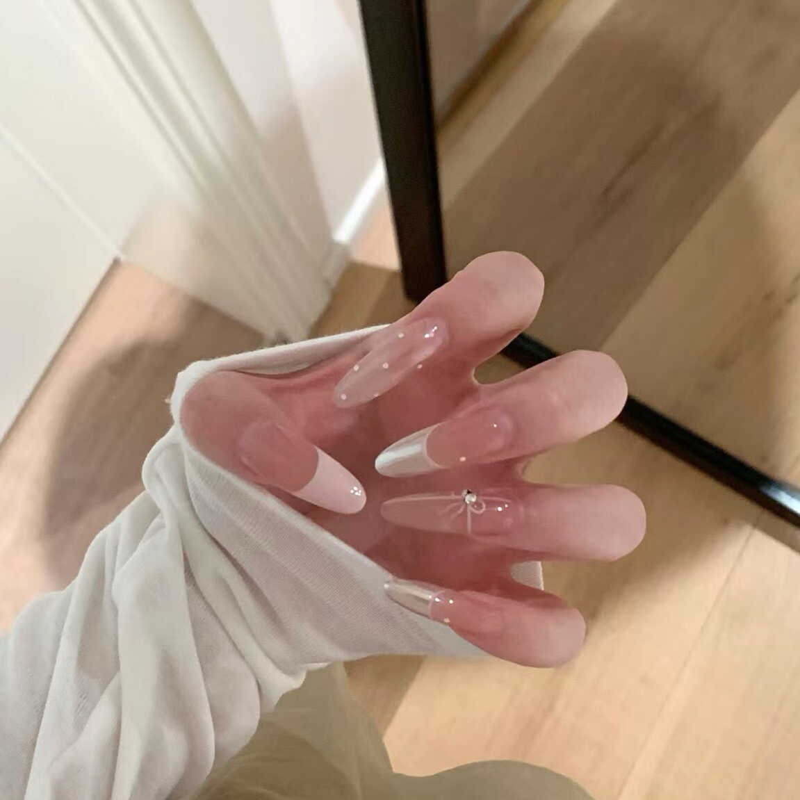 蝴蝶结尖头显白成品假指甲美少女