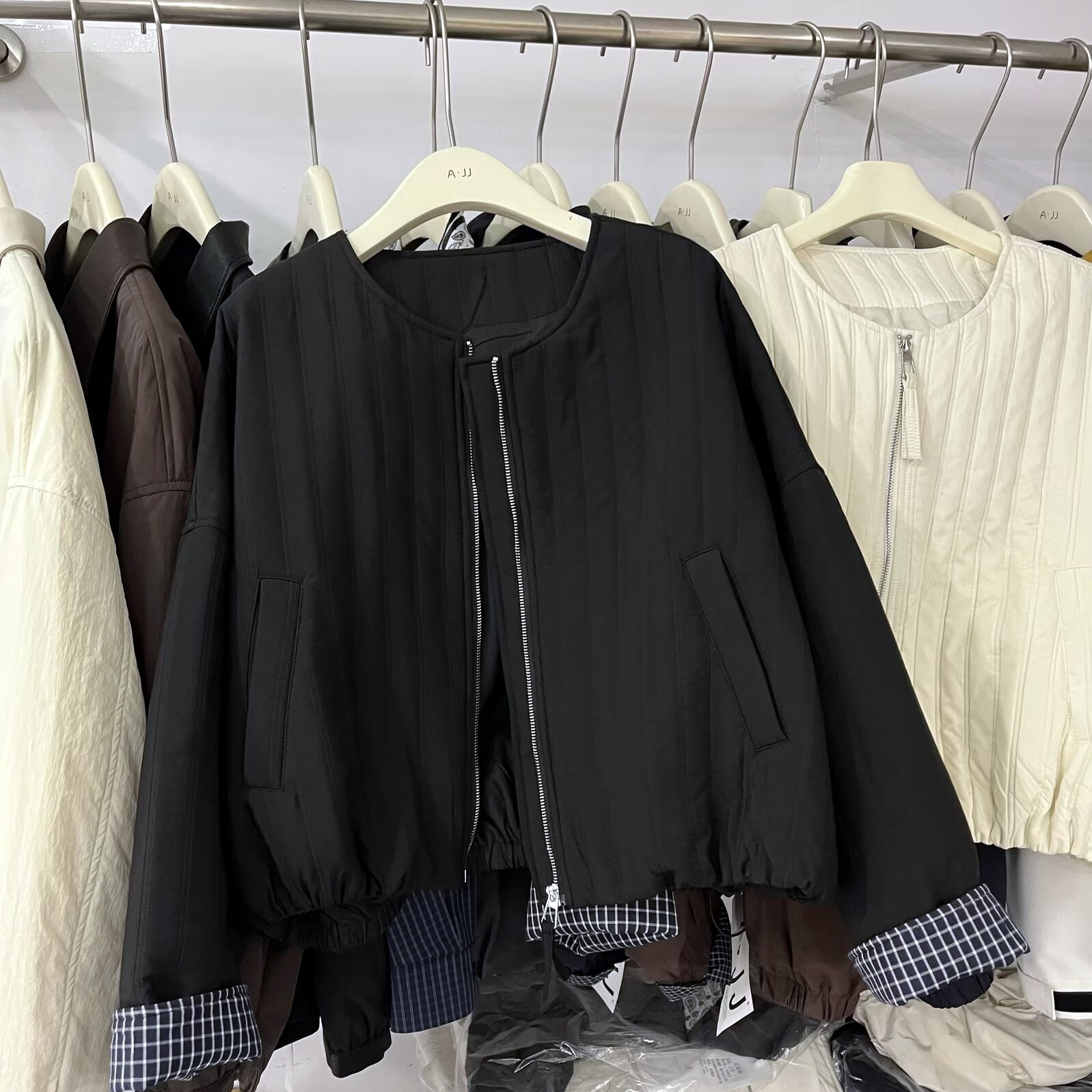 高品质竖条纹秋冬圆领夹棉短外套