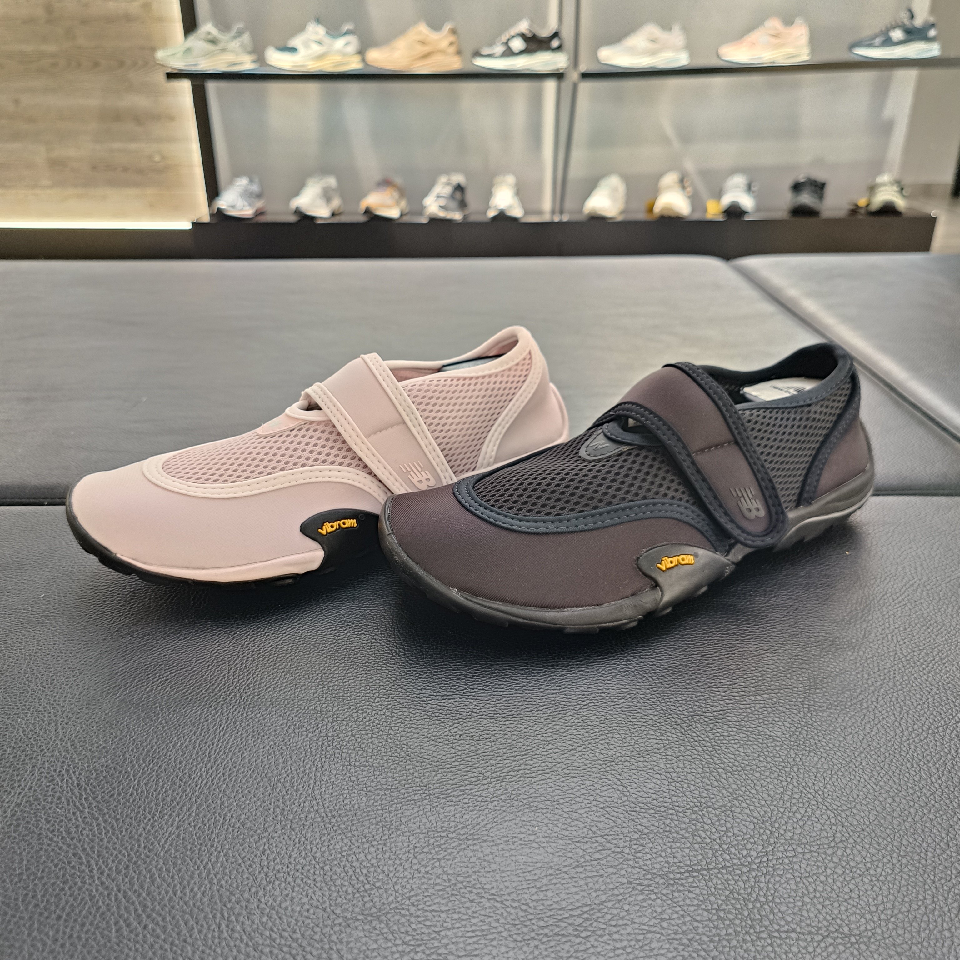 NB26男女透气轻便魔术贴运动鞋