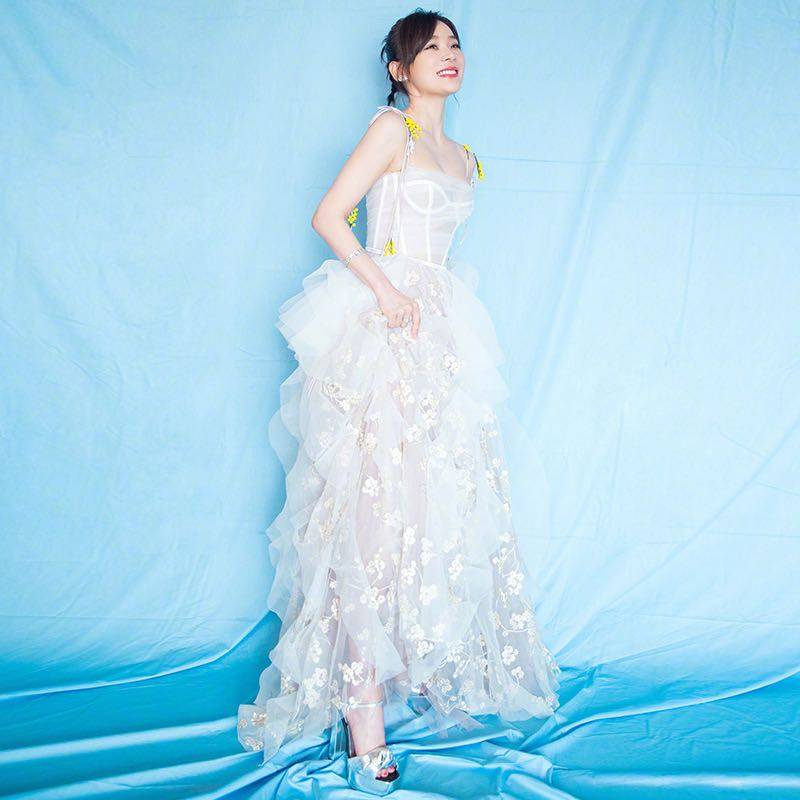 明星同款2020新款仙女宴会吊带晚礼服长裙修身显瘦大摆连衣裙女